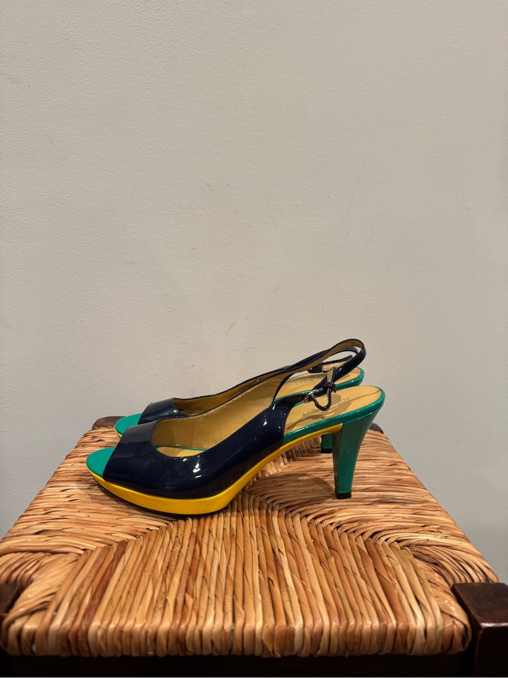 Nine West Navy,yellow,green Patent Slingback Peep Toe Heels size 9